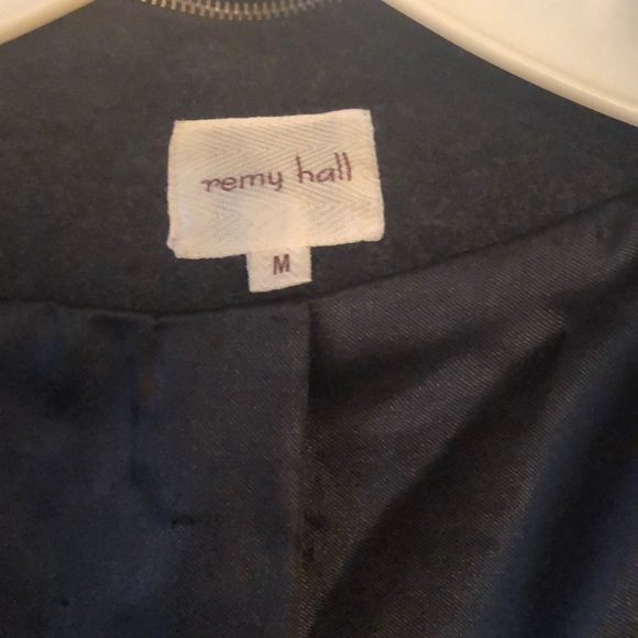 Remy Hall woman’s coat - Picture 2 of 3